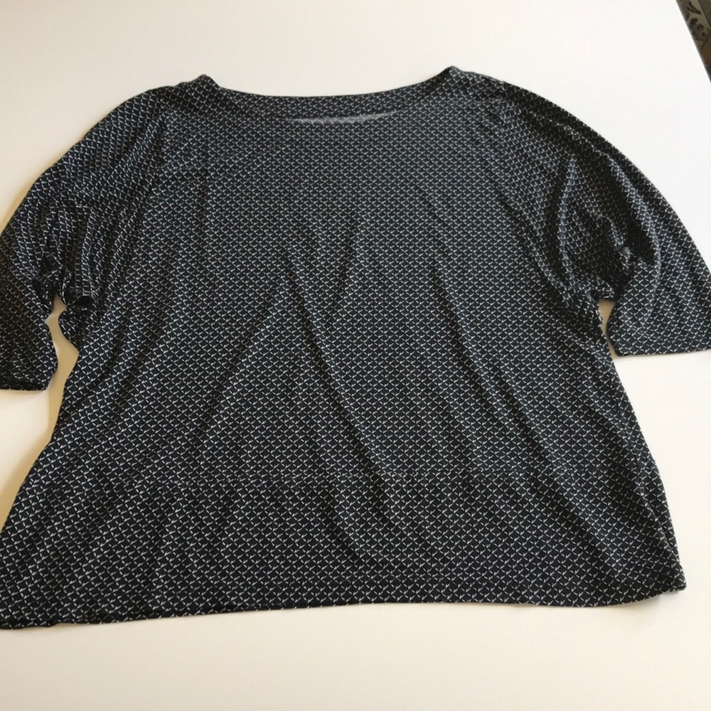 Flowing Ann Taylor loft black and white shirt